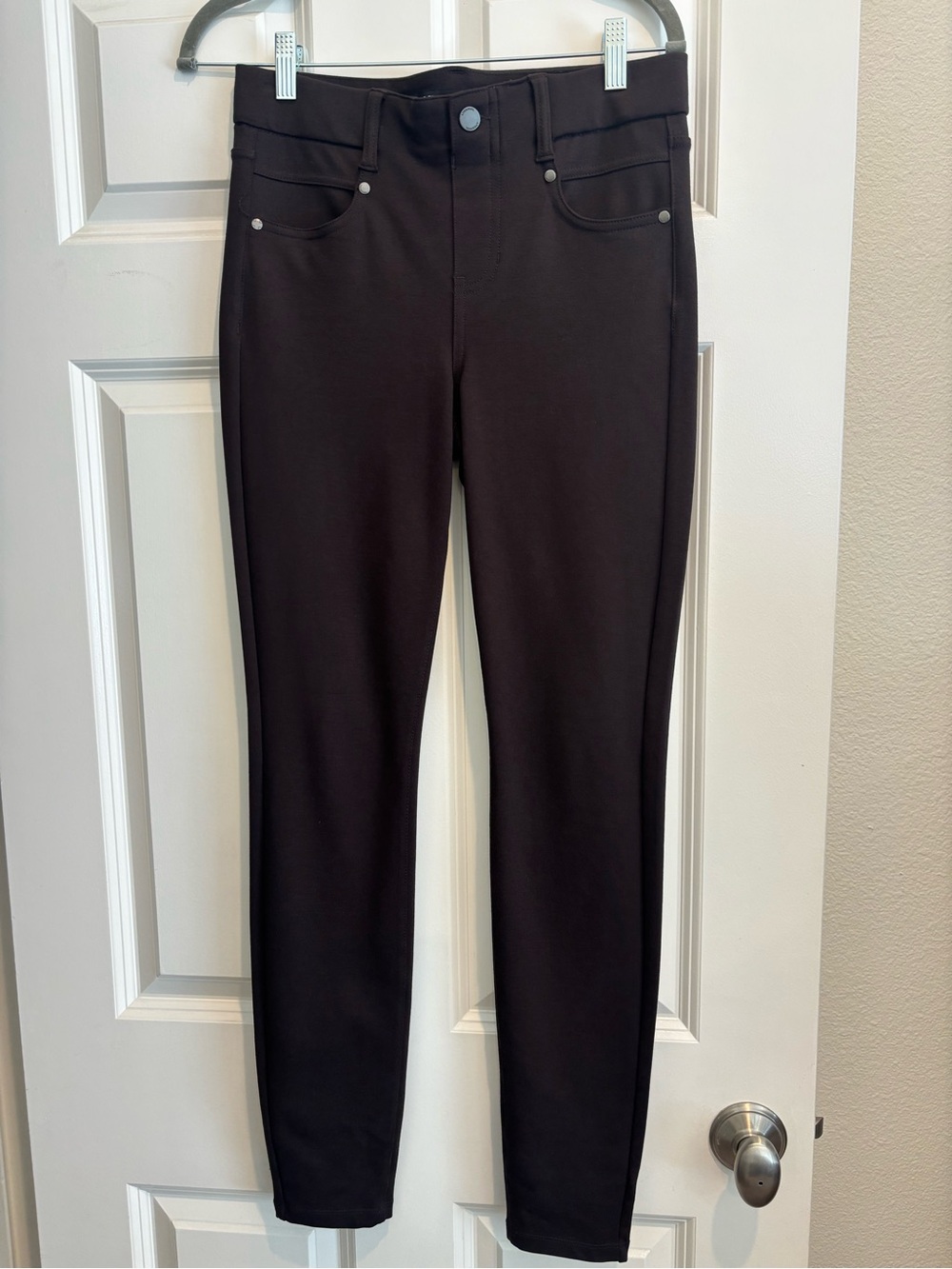 Liverpool Women’s Brown Ponte Skinny Pants Size 2/26